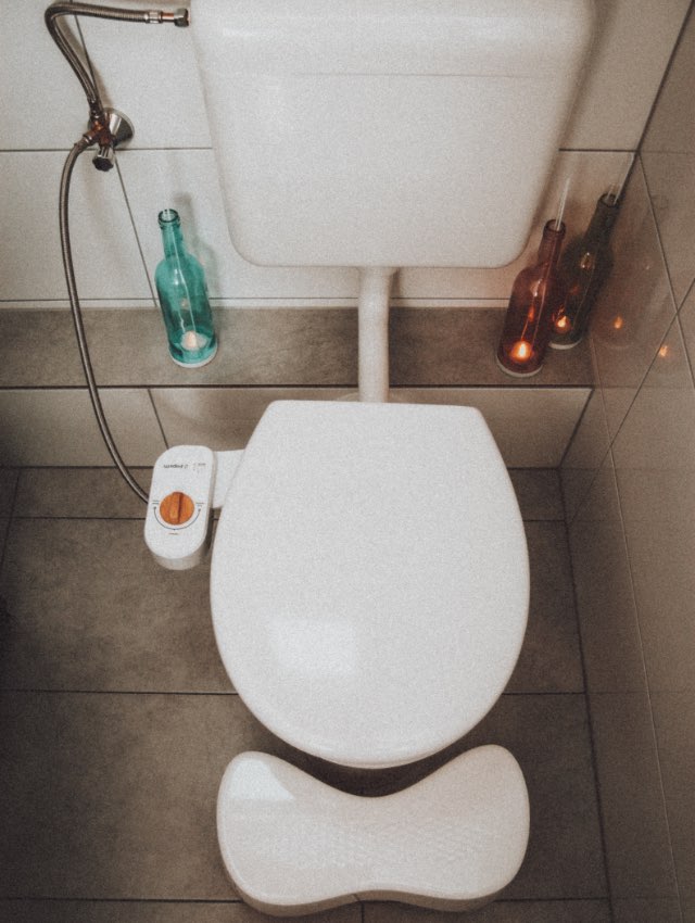 Bidet und Toilettenhocker von popotti